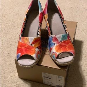 Toms wedges red/ orange/ blue floral print